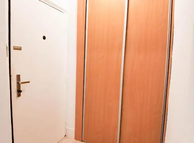 Hroncova, Near Centre And Park, Quiet Location Apartment